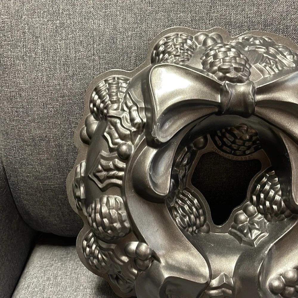 Nordic Ware Christmas Holiday Wreath Pan